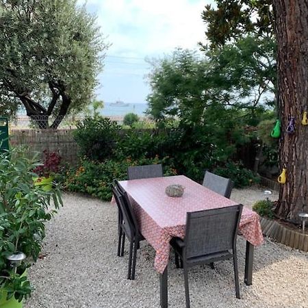 Appartement Face A La Mer Et Au Port Saint Laurent Du Var Avec Jardin Privatif Екстер'єр фото